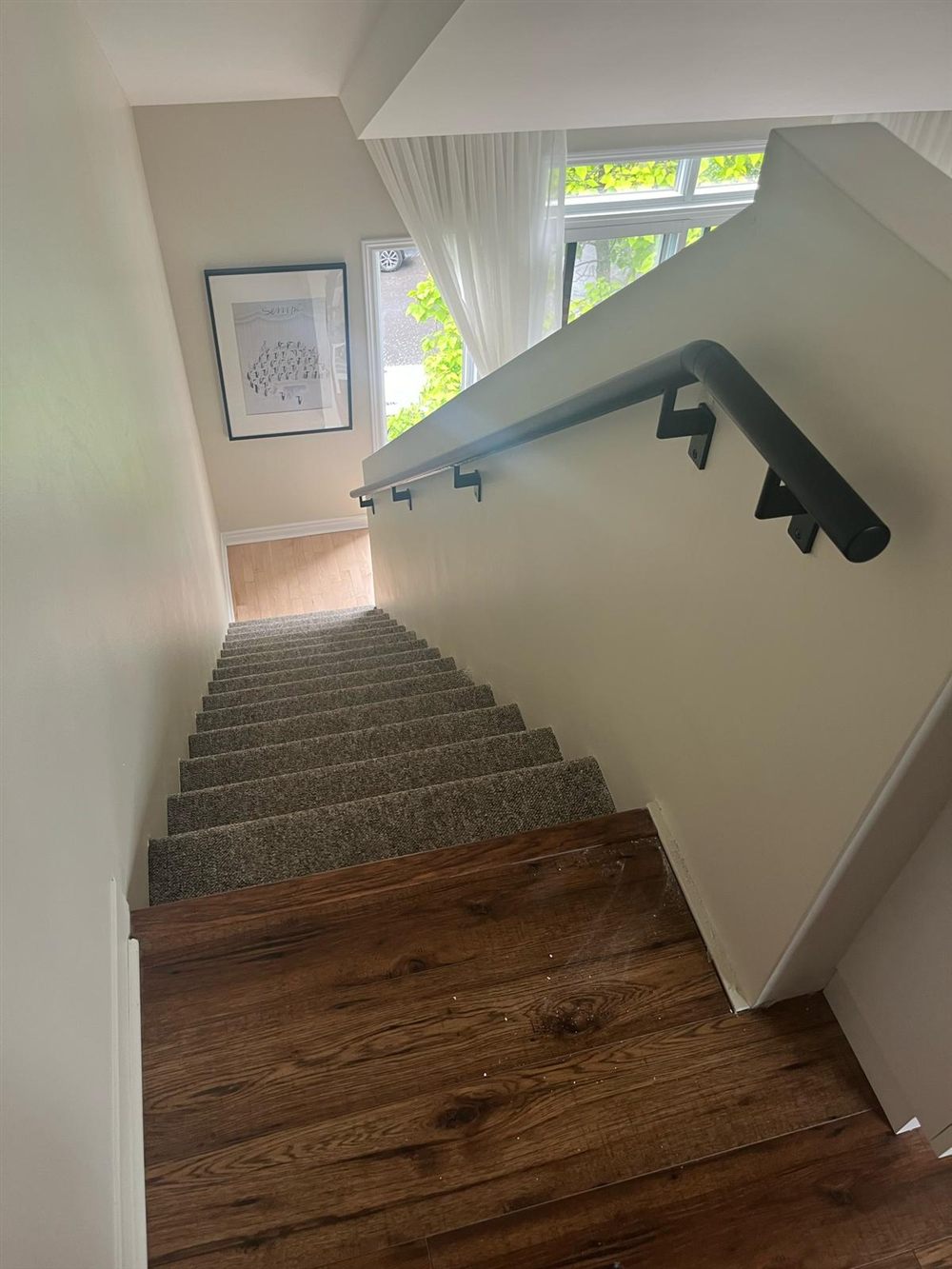 Wall-mounted handrail